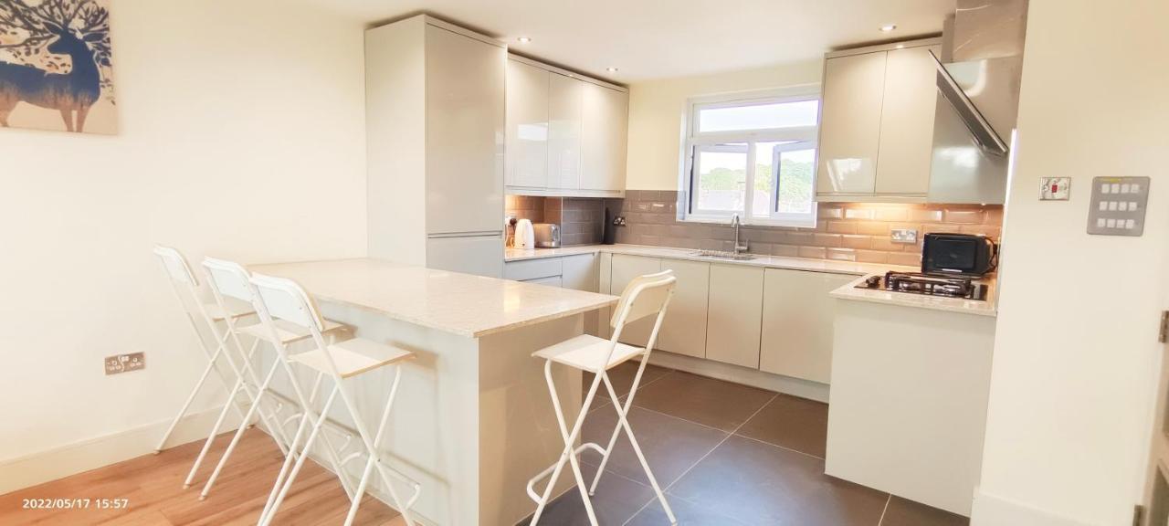 Top Floor Flat 5 Northwood Northwood  ภายนอก รูปภาพ
