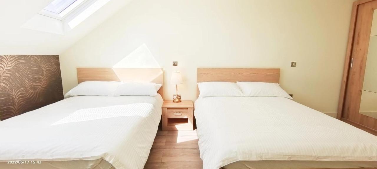 Top Floor Flat 5 Northwood Northwood  ภายนอก รูปภาพ